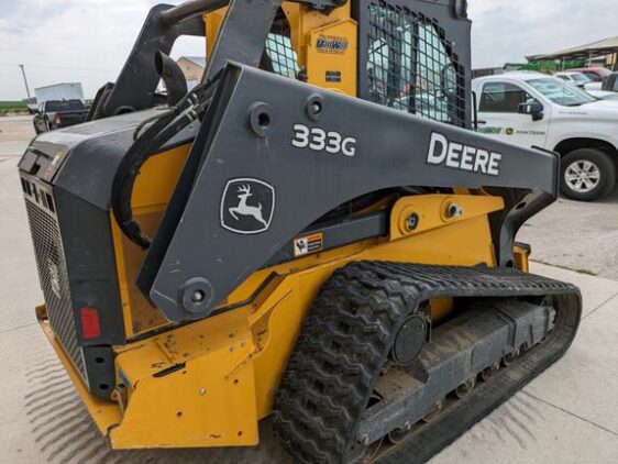 2018 John Deere 333G - Image 5