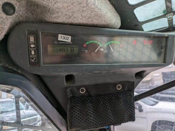 2018 John Deere 333G - Image 7