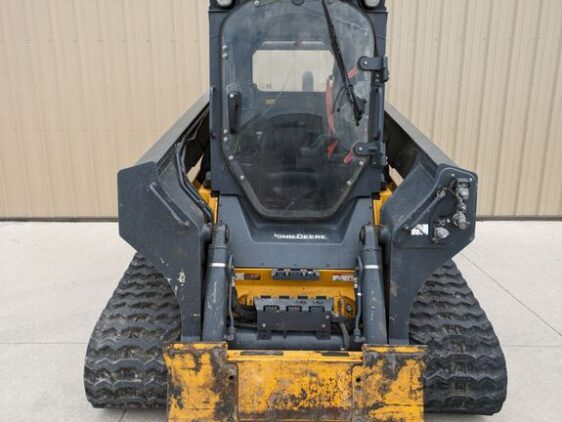2018 John Deere 333G - Image 2