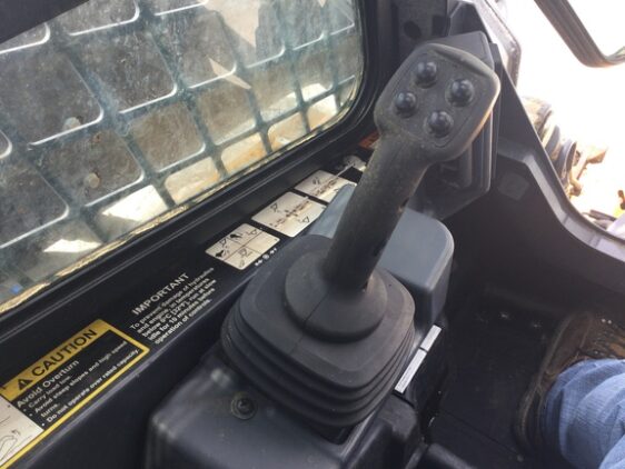 2020 John Deere 332G - Image 15