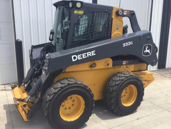 2020 John Deere 332G - Image 2