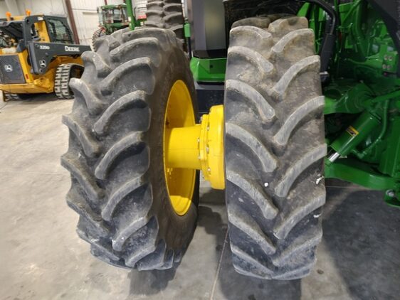 2023 John Deere 8R 370 - Image 8