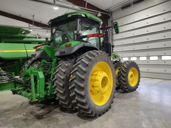 2023 John Deere 8R 370 - Image 4