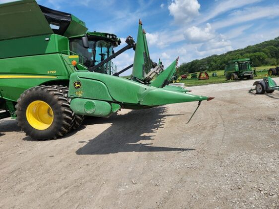 2012 John Deere 612C - Image 2