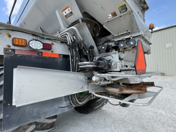 2021 John Deere F4365 - Image 6
