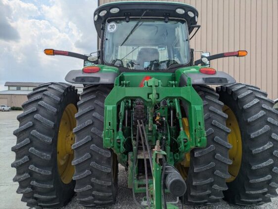 2020 John Deere 8320R - Image 2