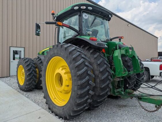 2020 John Deere 8320R - Image 4