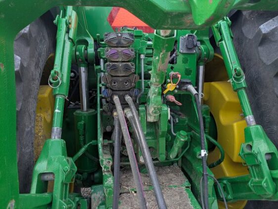 2020 John Deere 8320R - Image 15