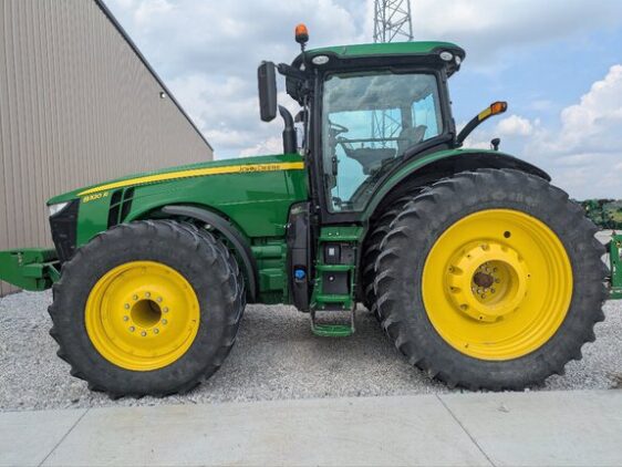 2020 John Deere 8320R