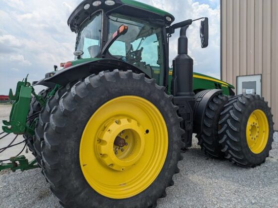 2020 John Deere 8320R - Image 5