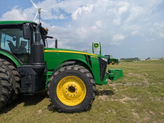 2020 John Deere 8320R - Image 7