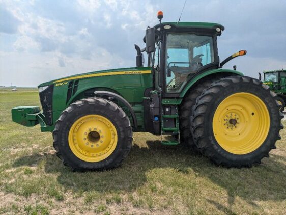 2020 John Deere 8320R - Image 3