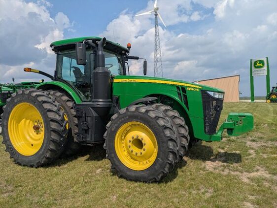 2020 John Deere 8320R - Image 2