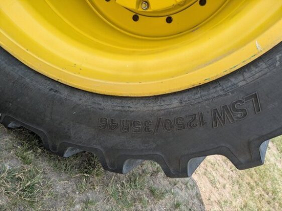 2020 John Deere 9520R - Image 38