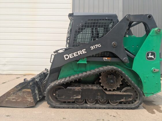 2018 John Deere 317G - Image 4
