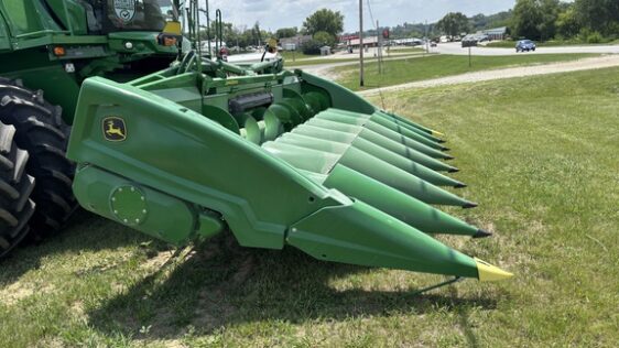 2023 John Deere C8F - Image 6