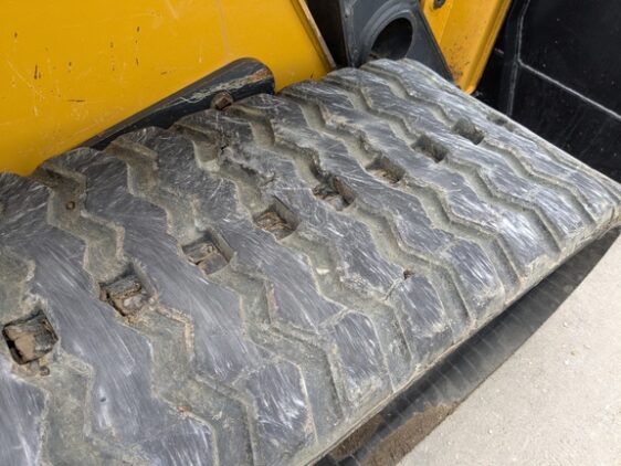 2022 John Deere 333G - Image 22