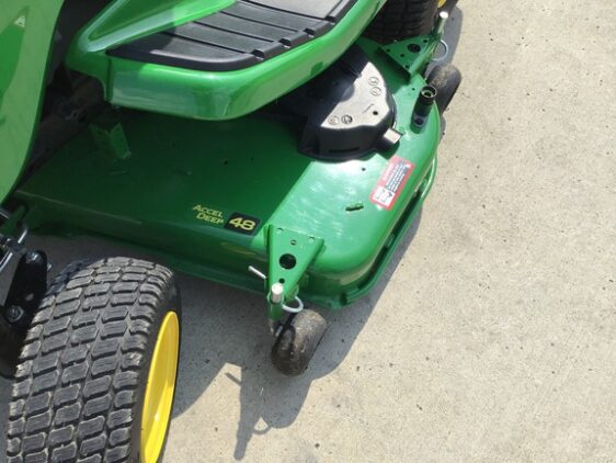 2023 John Deere X390 - Image 10