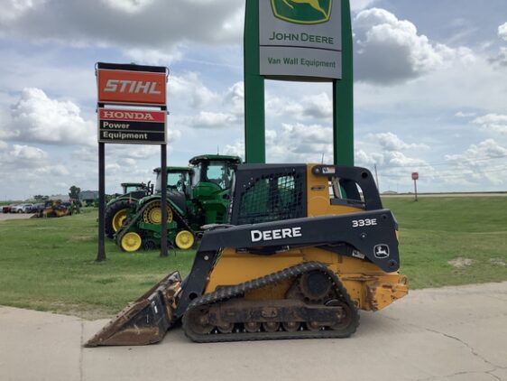 2016 John Deere 333E - Image 3