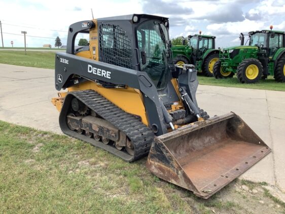 2016 John Deere 333E - Image 2