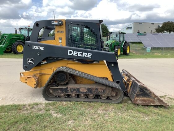 2016 John Deere 333E - Image 5