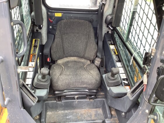 2016 John Deere 333E - Image 14