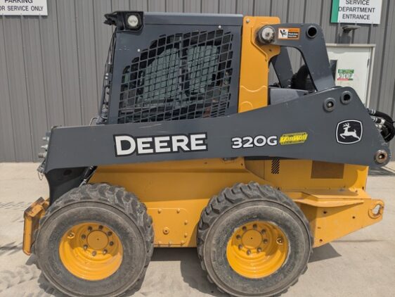 2018 John Deere 320G - Image 4