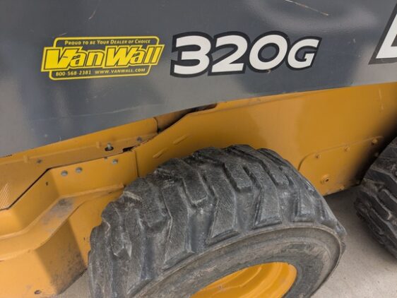 2018 John Deere 320G - Image 10