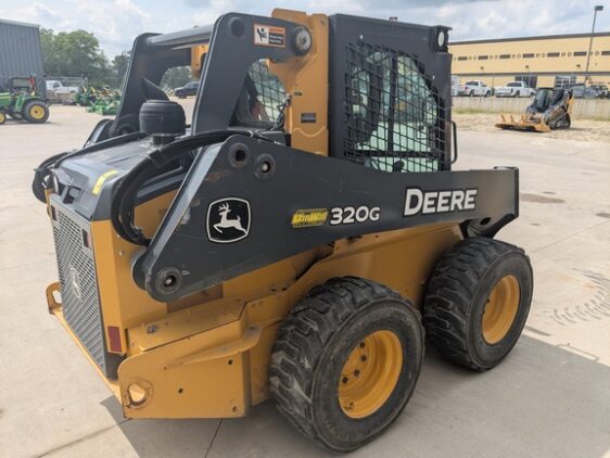 2018 John Deere 320G - Image 5