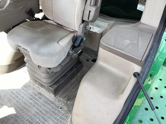 2019 John Deere R4038 - Image 11