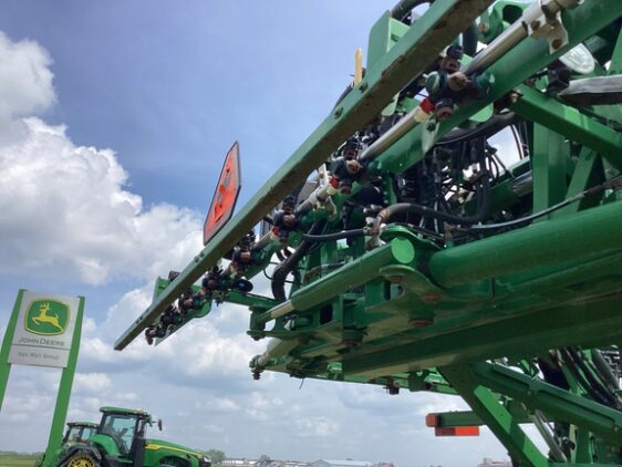 2019 John Deere R4038 - Image 31