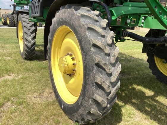 2019 John Deere R4038 - Image 32