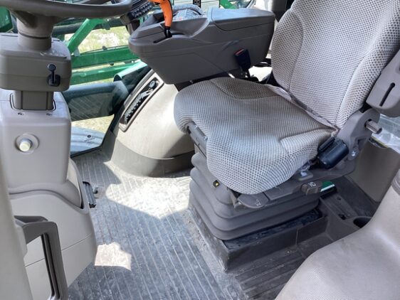 2019 John Deere R4038 - Image 18