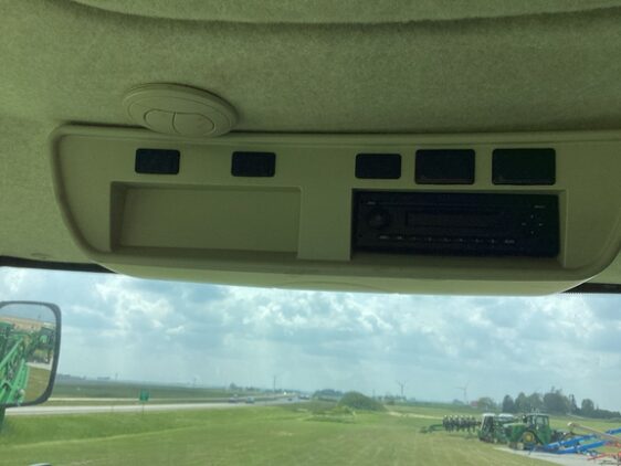 2019 John Deere R4038 - Image 12