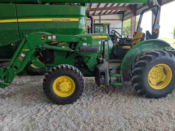 2015 John Deere 5085E