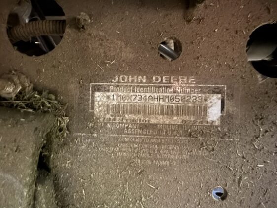 2017 John Deere X734 - Image 16