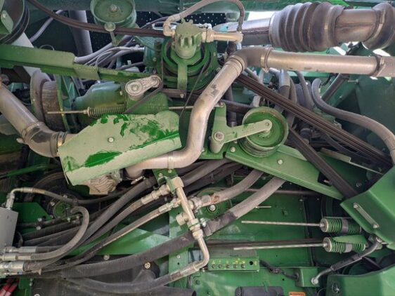 2016 John Deere S680 - Image 11