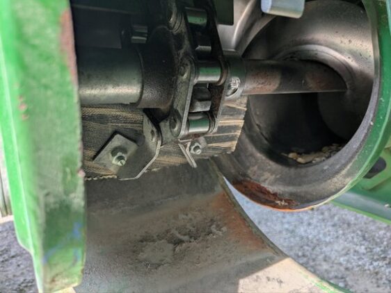 2016 John Deere S680 - Image 16
