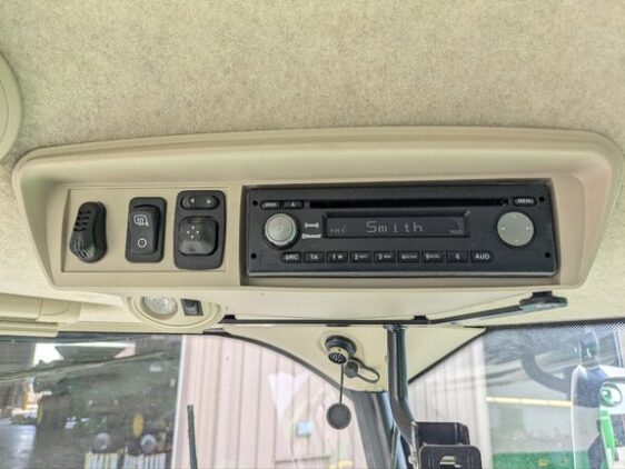 2016 John Deere S680 - Image 21