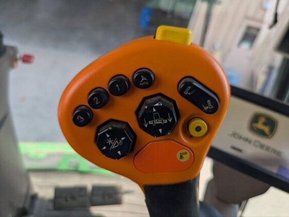 2016 John Deere S680 - Image 22