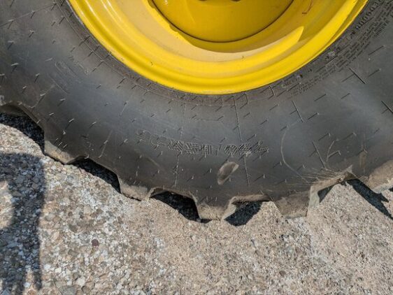 2016 John Deere S680 - Image 12