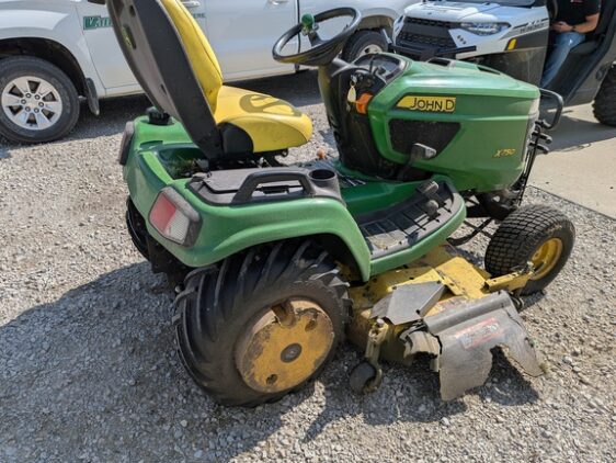 2014 John Deere X750 - Image 3