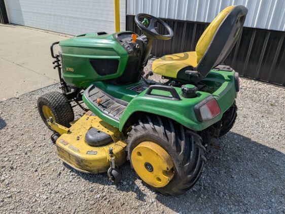 2014 John Deere X750 - Image 4