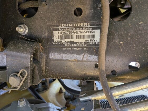 2014 John Deere X750 - Image 13
