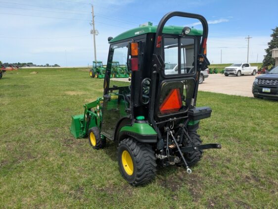 2015 John Deere 1025R - Image 3