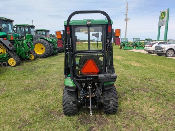 2015 John Deere 1025R - Image 4