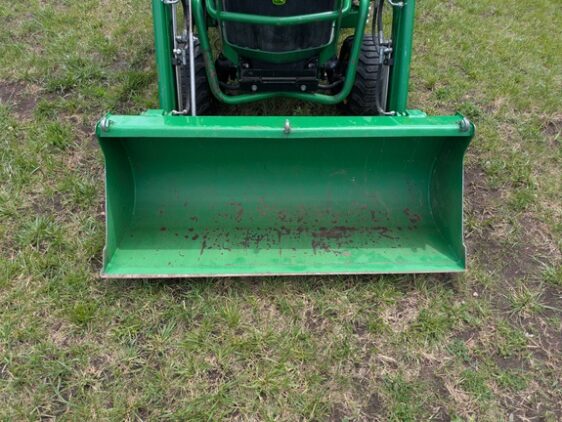 2015 John Deere 1025R - Image 9