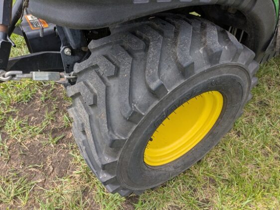 2015 John Deere 1025R - Image 23
