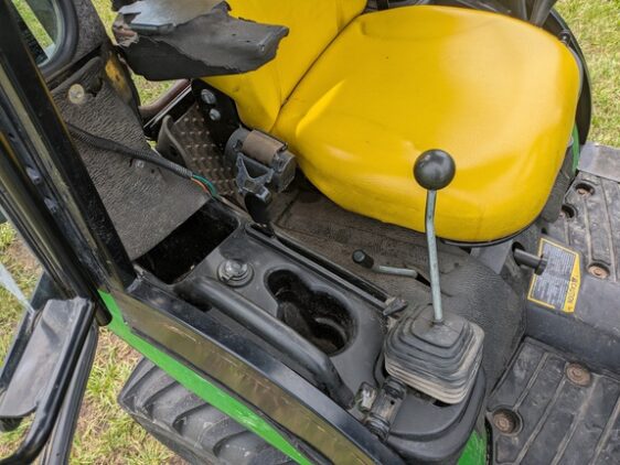 2015 John Deere 1025R - Image 13