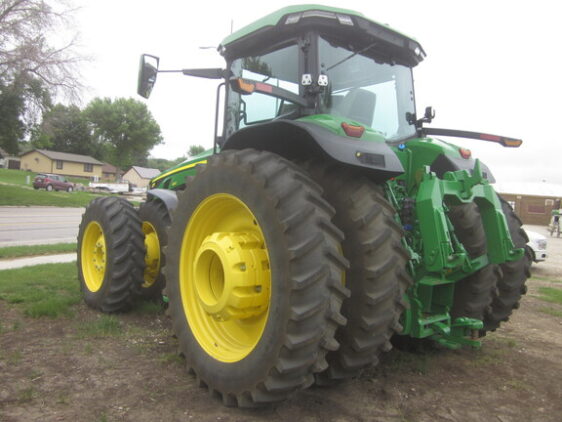 2024 John Deere 8R 410 - Image 3